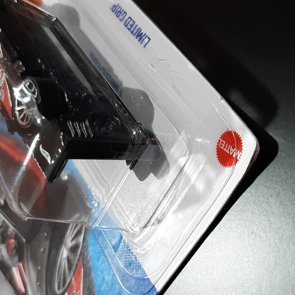 Truck Hot Wheels Limited Grip Black 2023 HW Hot Trucks Collection - Picture 10 of 10